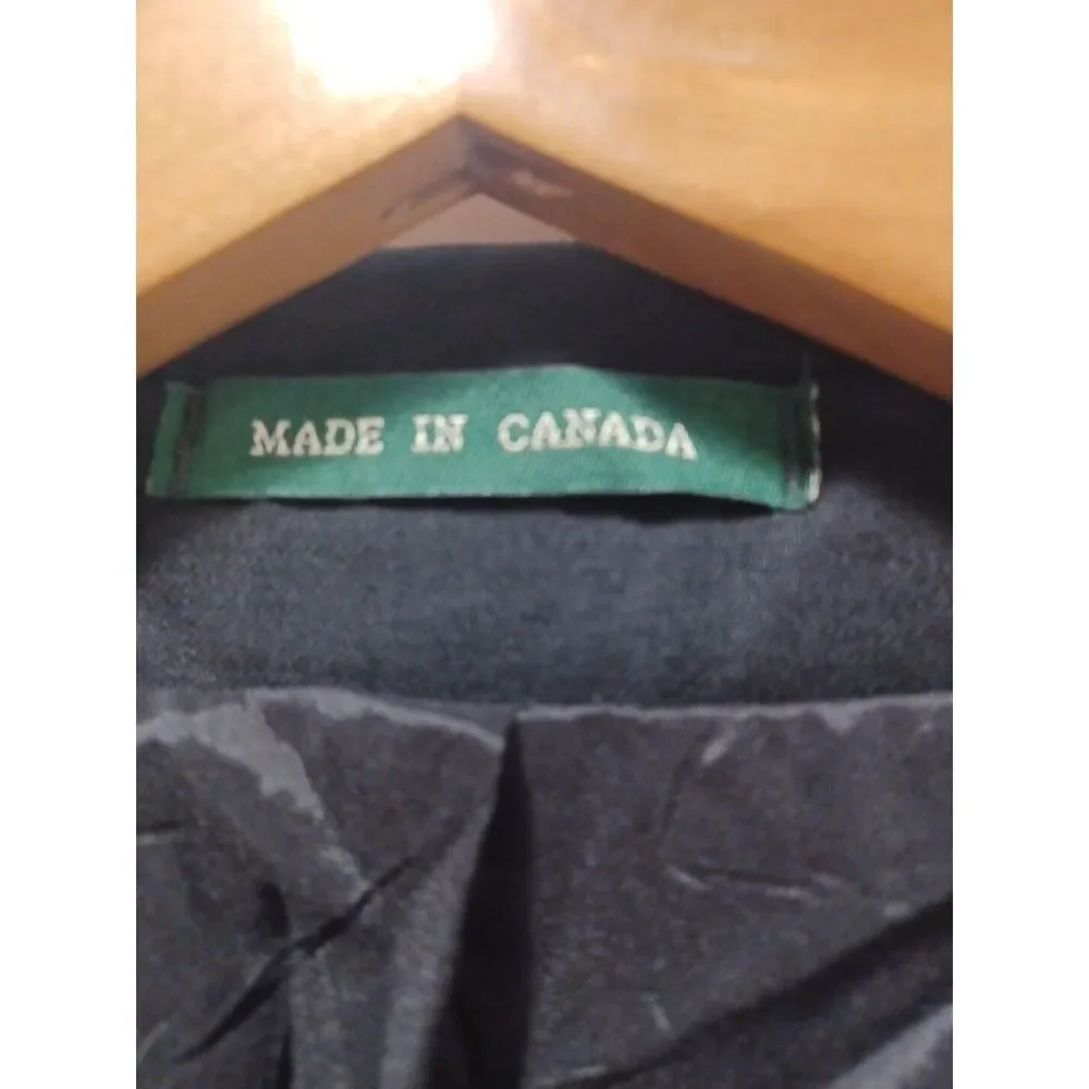 Lauren Ralph Lauren Black wool 2 button Blazer jacket. Size 44R.